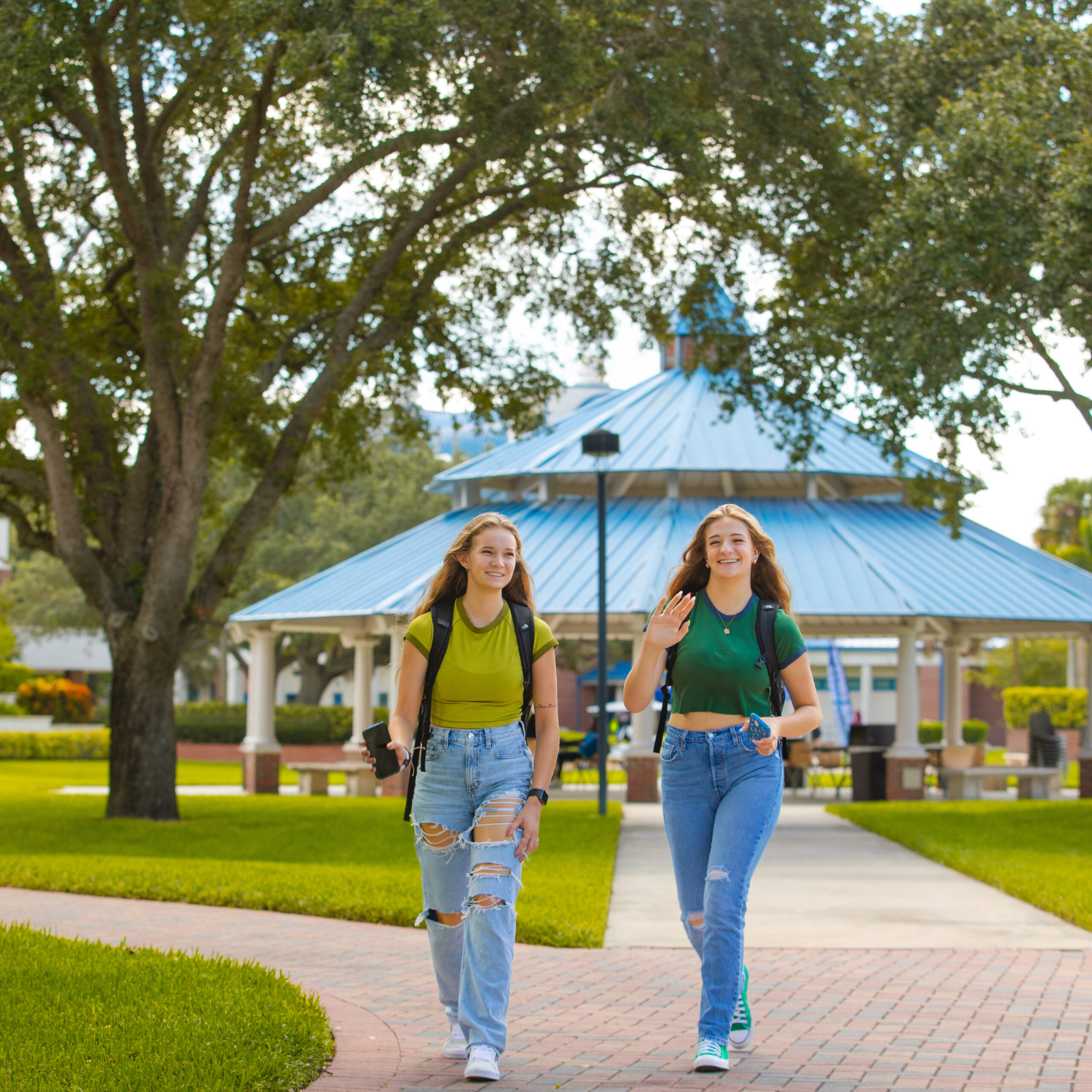 2 girls make their way to class