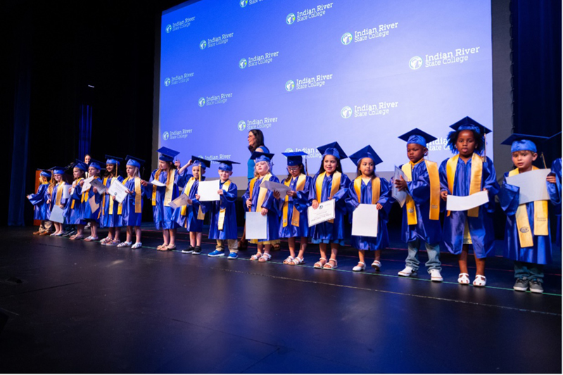 Dressed for their big day, the preschoolers performed songs about the seasons, captivating the audience with their charming energy.